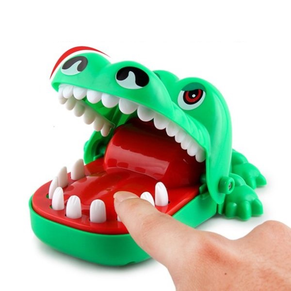 CROCODILE_TOY_2_hfr1-wr