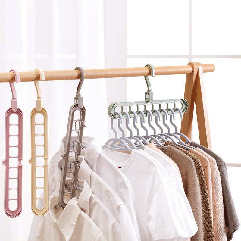 Clothes-hanger-organizer
