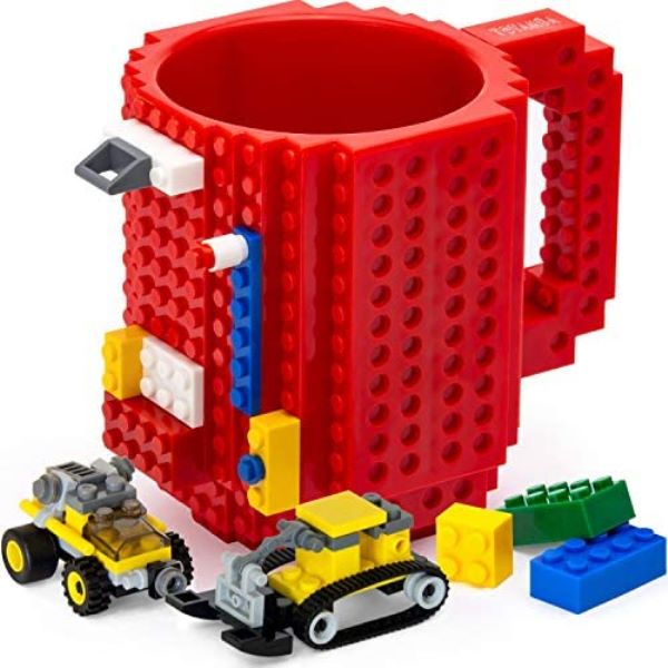 red_lego_mug_09ai-z7